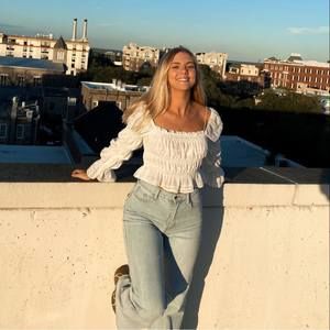 Meet your Posher, Alaina